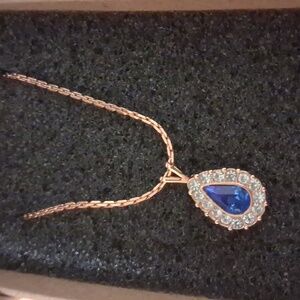 Avon Teardrop Necklace